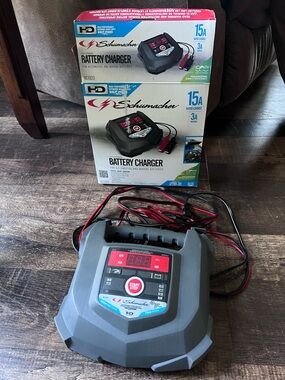 NEW in box Schumacher 15A Battery Charger - Gray with Red Accents